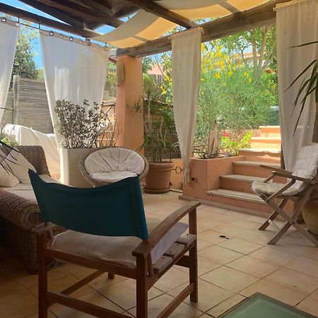 Villasimius Villetta A 300 Mt Dalla Spiaggia Bagian luar foto